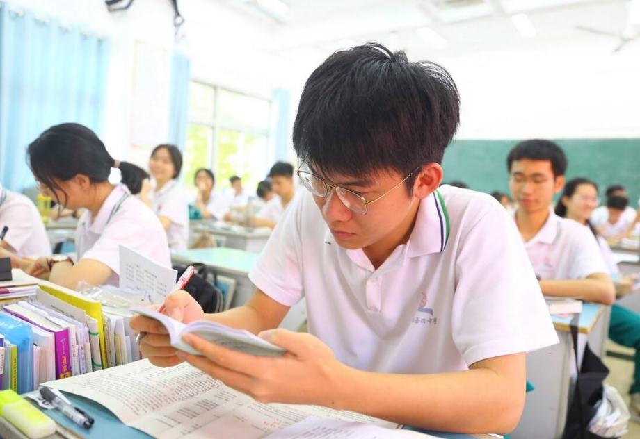 公务员热门专业，新高考模式下“选科”有讲究，5类专业缺口大