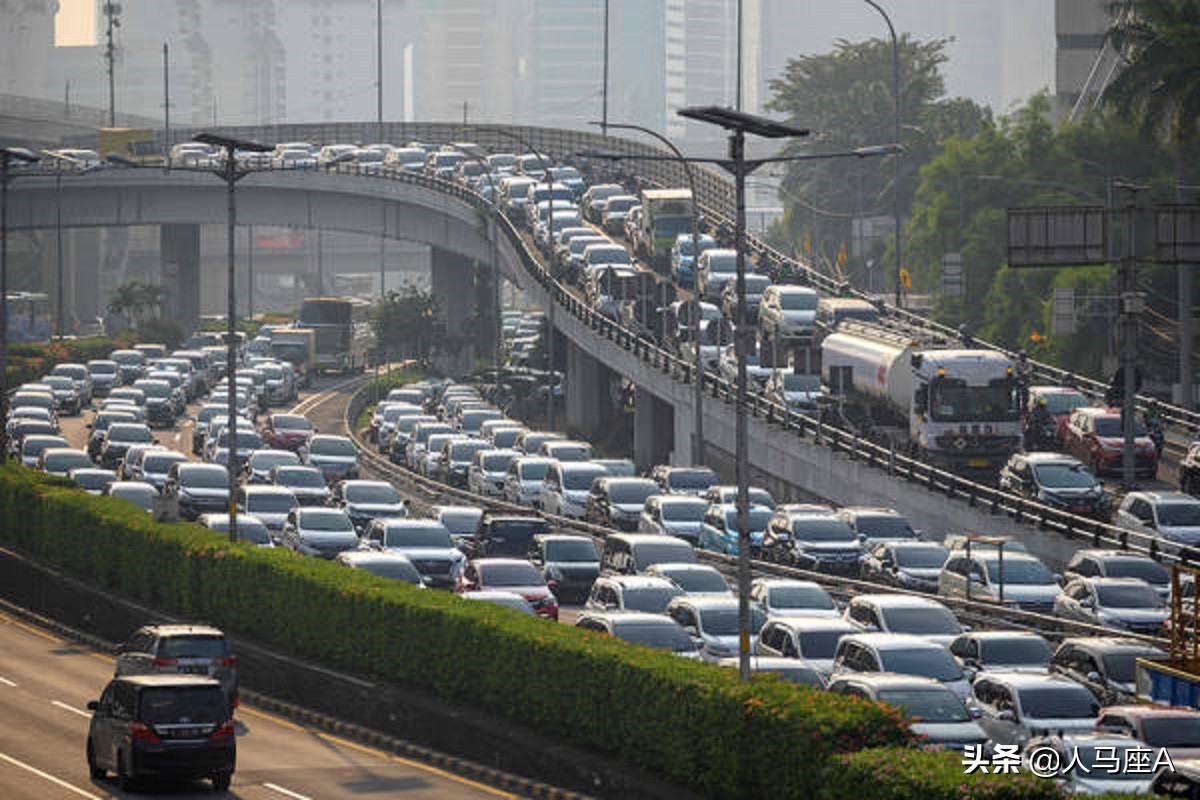 印尼为何迁都？雅加达10年下沉2.5米快被淹没，上海也需重视沉降