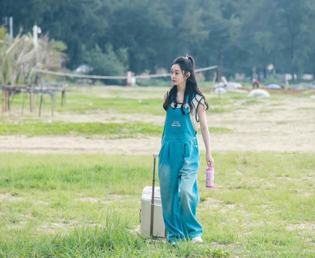 宋轶近期参加综艺的穿搭