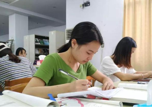 大学生扎堆离开北上广，新一线城市成落户首选，浙江格外受欢迎