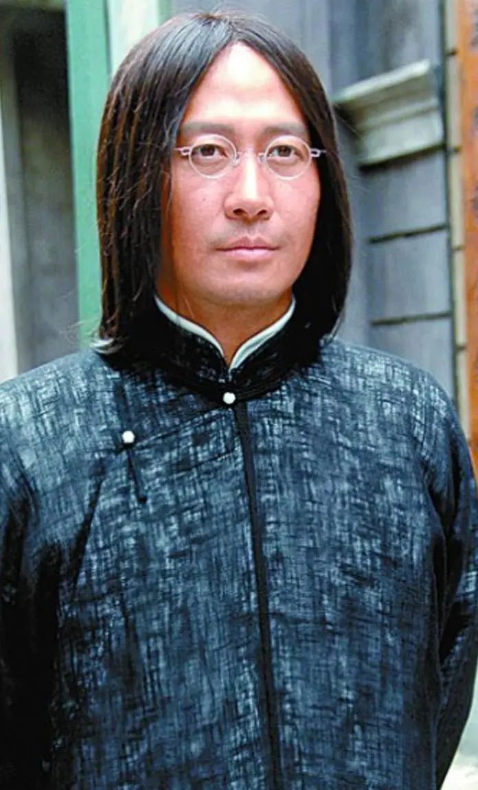 疫下世相丨理发店多日不开张，网友直呼全港变“洗剪吹”