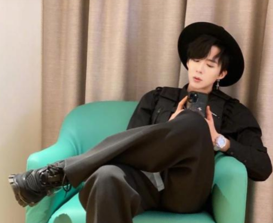 身高超185的10位男星，个个“鹤立鸡群”，不用自欺欺人谎报身高