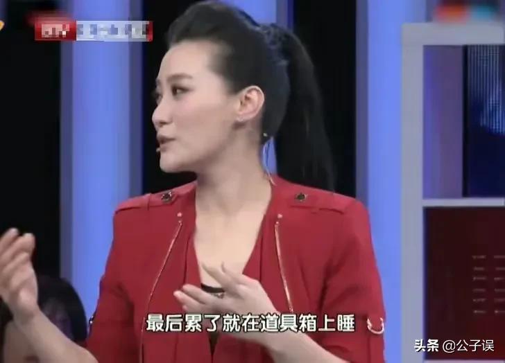 谭晶情史，青歌赛上成名，长城上开演唱会，嫁爱情高龄产子