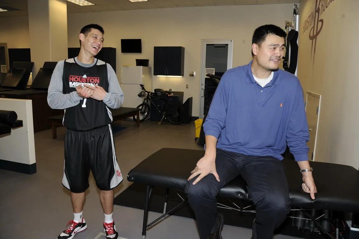 nba为什么不直接上轮椅(林书豪道出NBA真相，直言CBA球员缺乏三大特质，导致无法征战NBA)