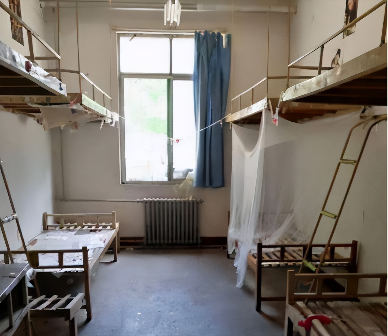 国内最寒酸的大学宿舍排名火了，环境堪比荒野求生，越看越扎心