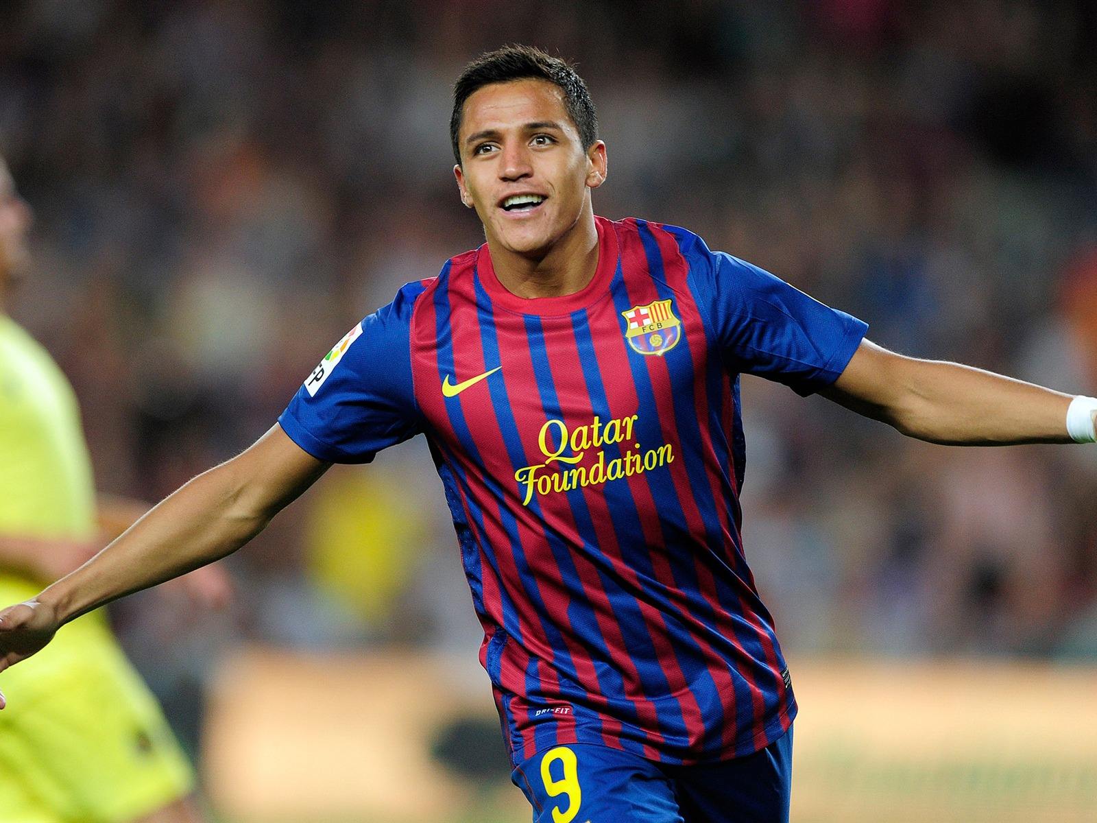 腾飞的安第斯雄鹰：智利足球历史最佳阵容，“双萨”和桑切斯领衔