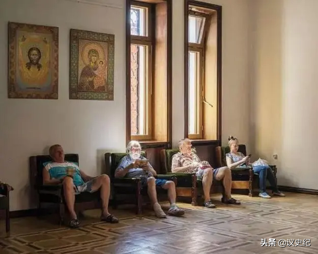 “幽灵男孩”马丁：卧床被困14年遭护工非人折磨，无人知道他醒着