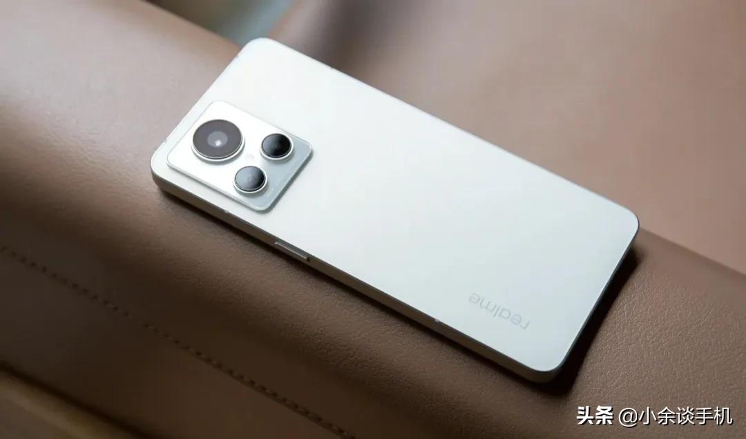 真我GT 2大师探索版和vivo x80怎么选？来听听我的意见