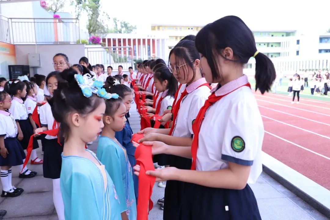 红领巾心向党 争做新时代好队员｜成都市双流区黄甲小学
