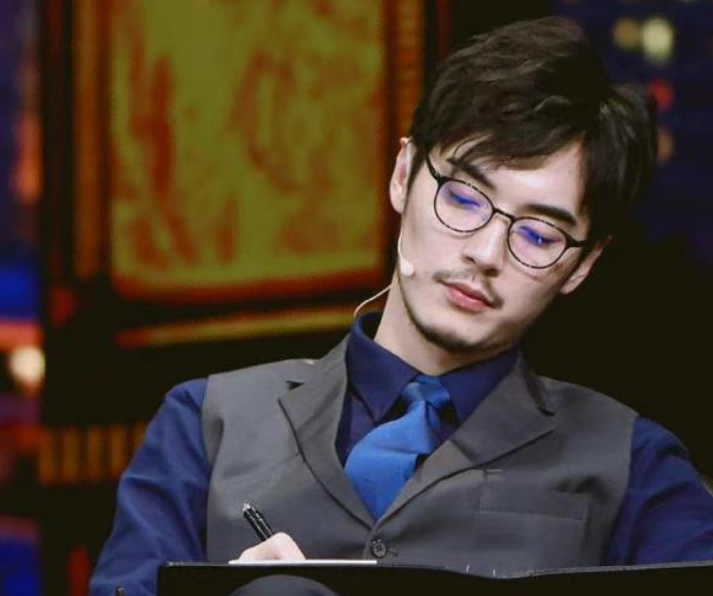 身高超185的10位男星，个个“鹤立鸡群”，不用自欺欺人谎报身高