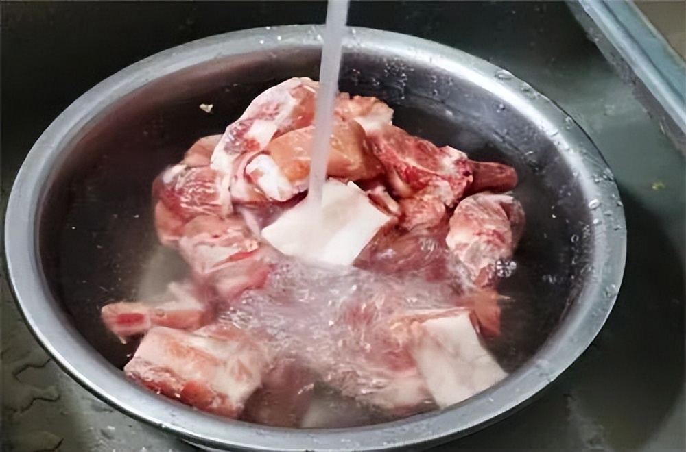 长期吃久冻的肉会致癌？冰箱里的肉冻多久不能吃？总结清楚了