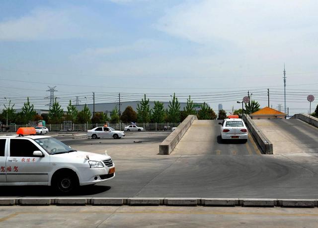 小汽车科目2考试,要练多久可以考