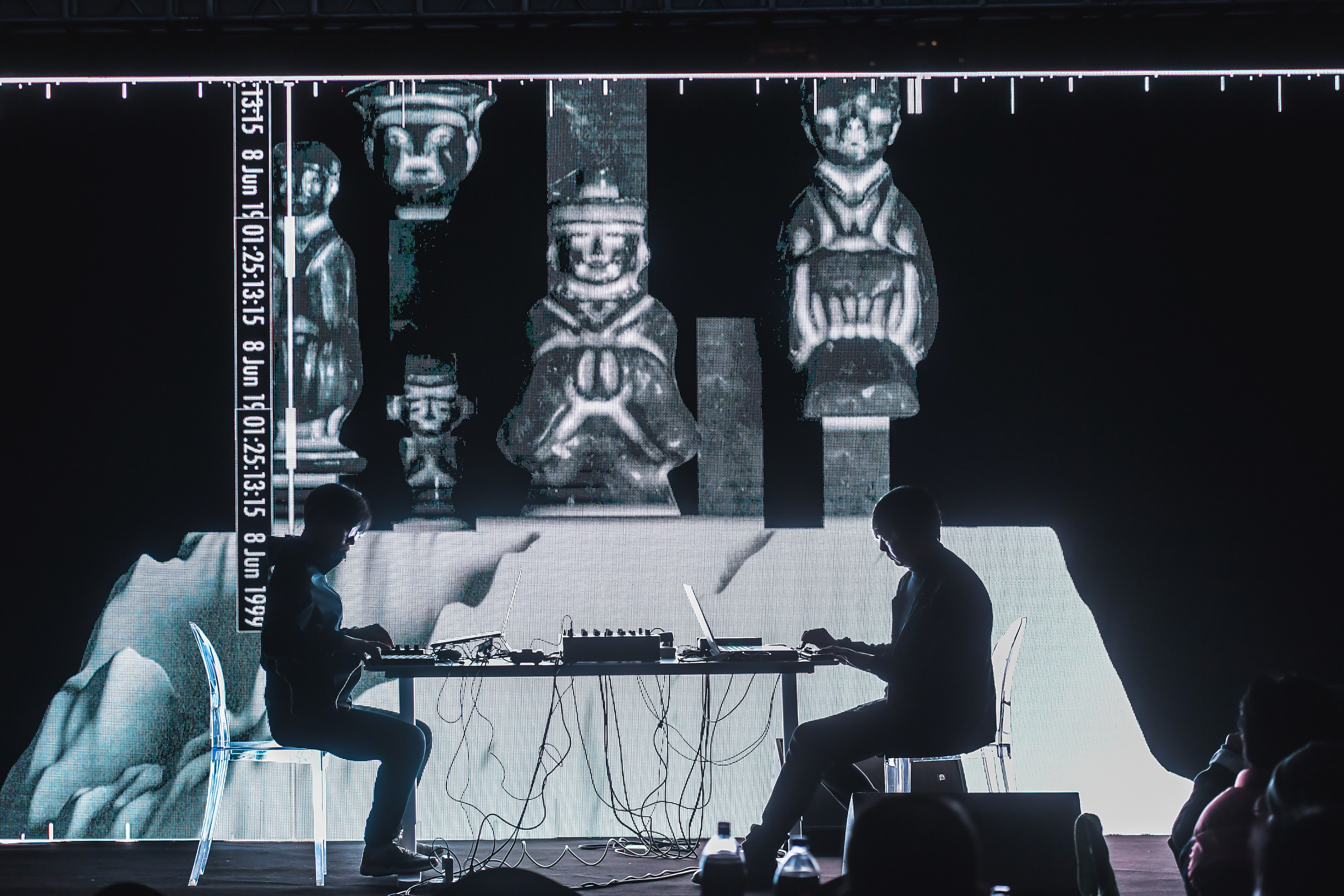 2021 iArt青年艺术计划“多元玩家”重庆开幕