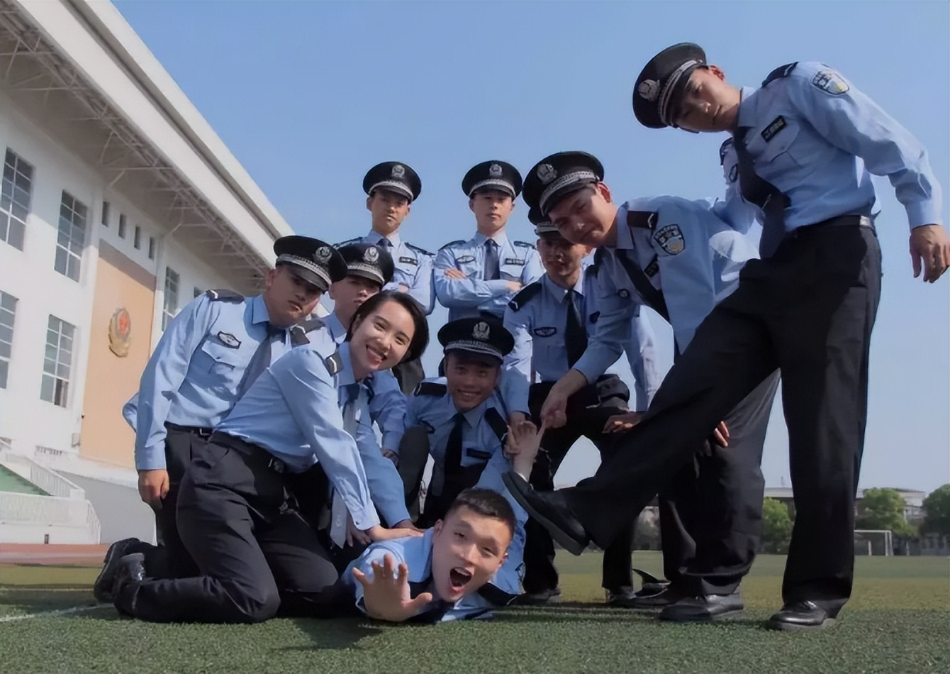 高考成绩400到500分的学生有福了，可优先选这类专业，就业前景好