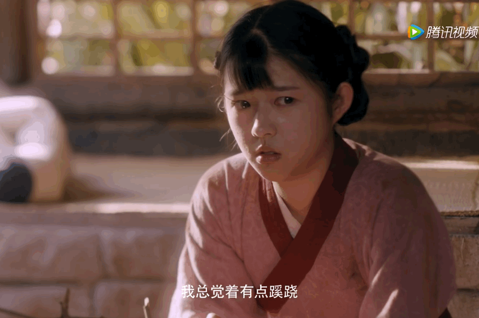 李小满「火」了，何蓝逗不愧95小花潜力股