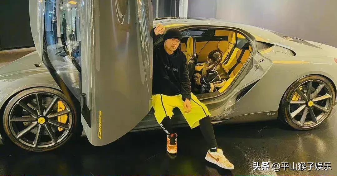 周杰伦：有了她喝咖啡都不用加糖了