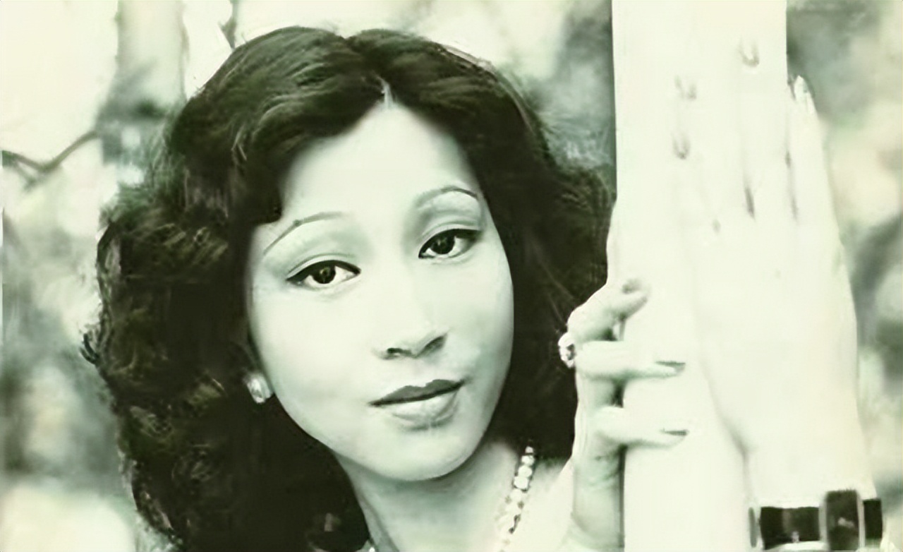 “包租婆”元秋：星爷唯一不敢骂的人，连洪金宝成龙都要礼让三分