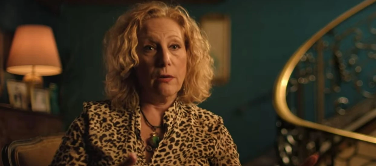 10岁被逼阅遍成人片，参加迷乱派对！美国千金童年惊掉网友下巴