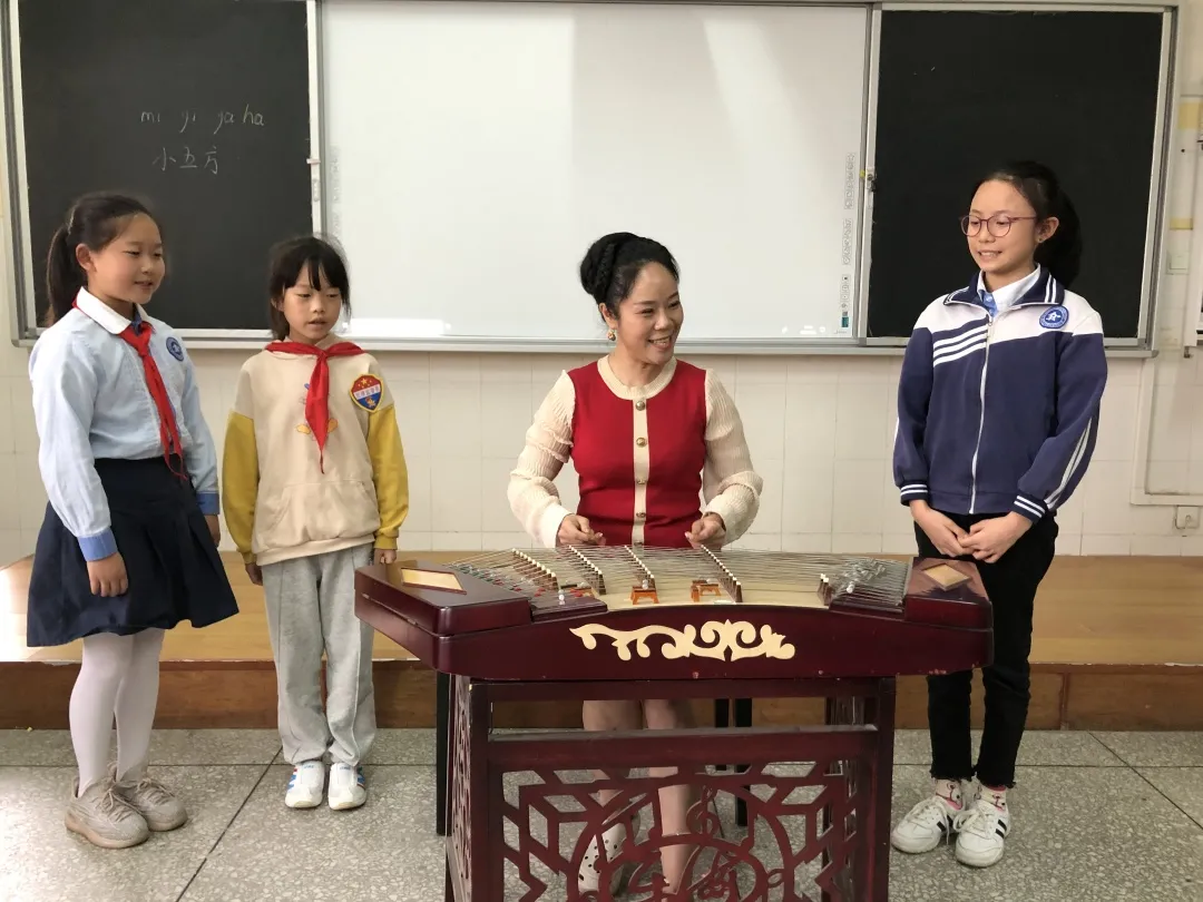 四川大学西航港实验小学——“舞”动童年“音”你精彩