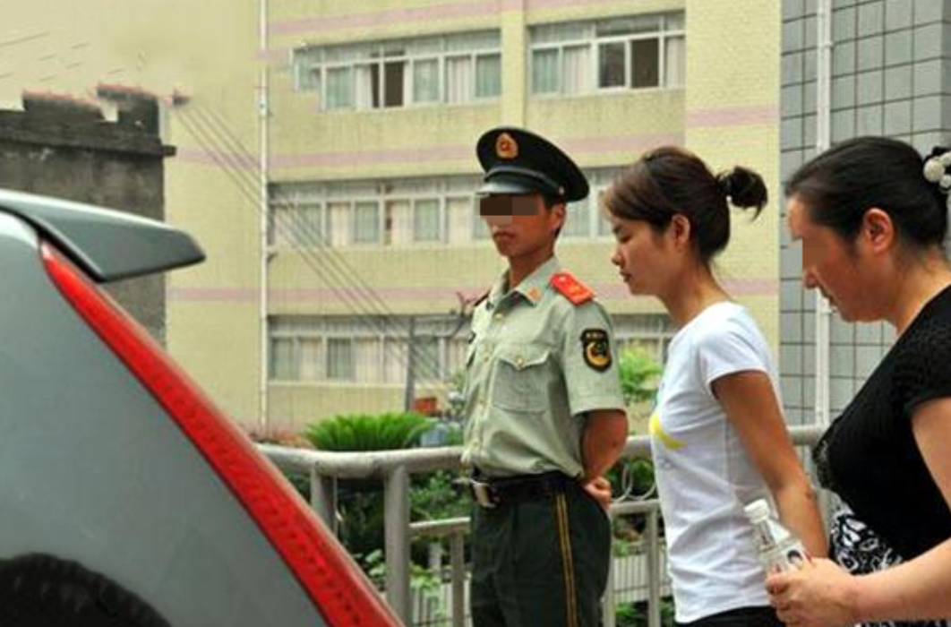 湖北女服务员的坎坷人生