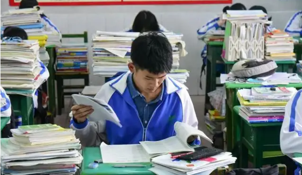 高三一模成绩370分，该走单招还是参加高考？听听过来人分析利弊