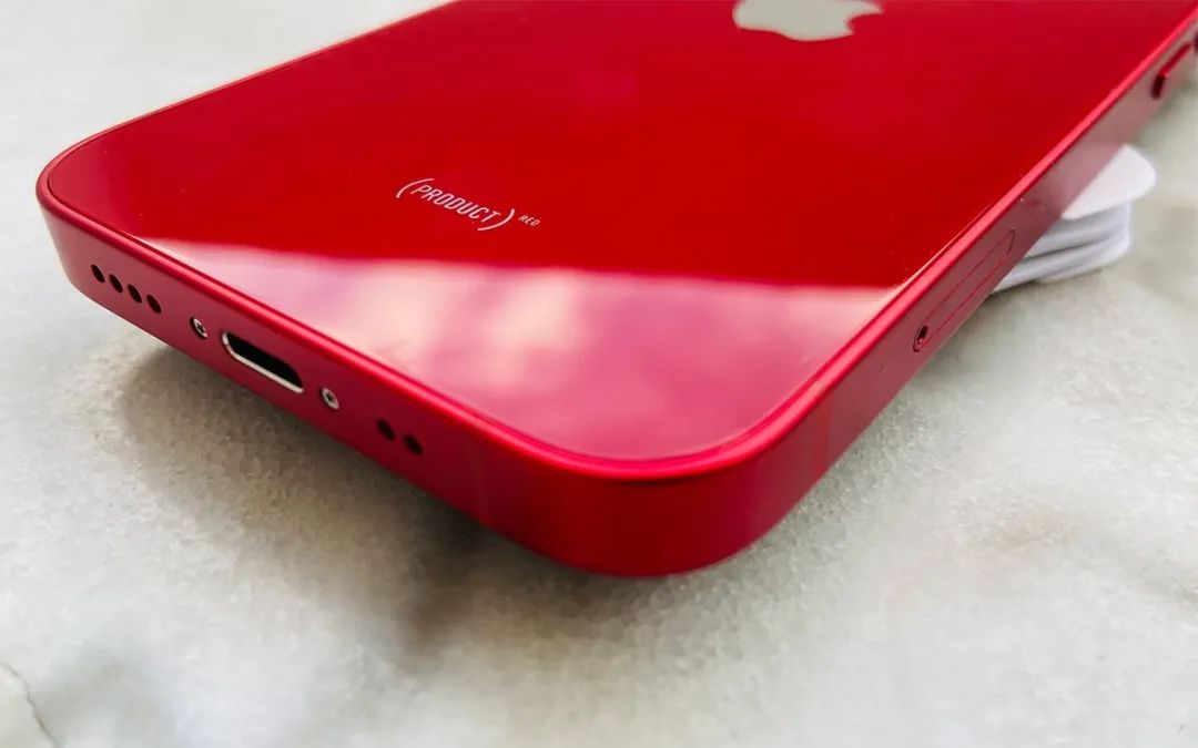 苹果公司的第一个(product)red产品是2006年的ipod nano特别版.