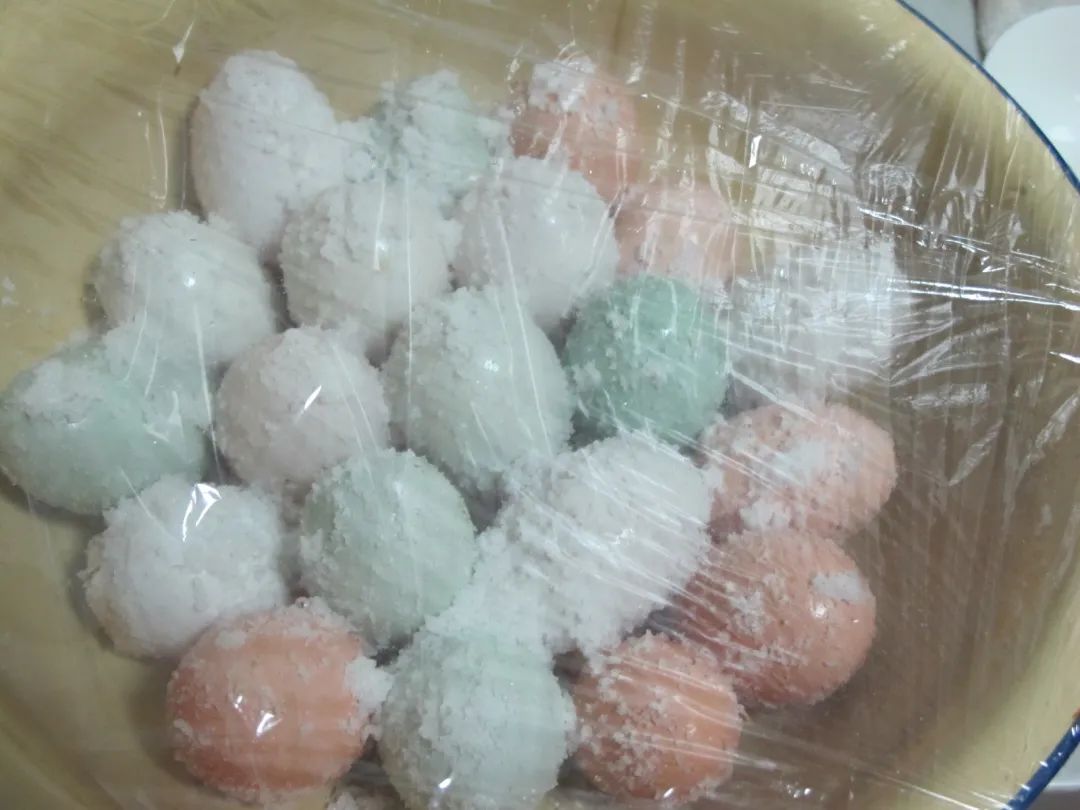 三步咸鸭蛋！沙子里出油还不咸，半个月就可以吃了。