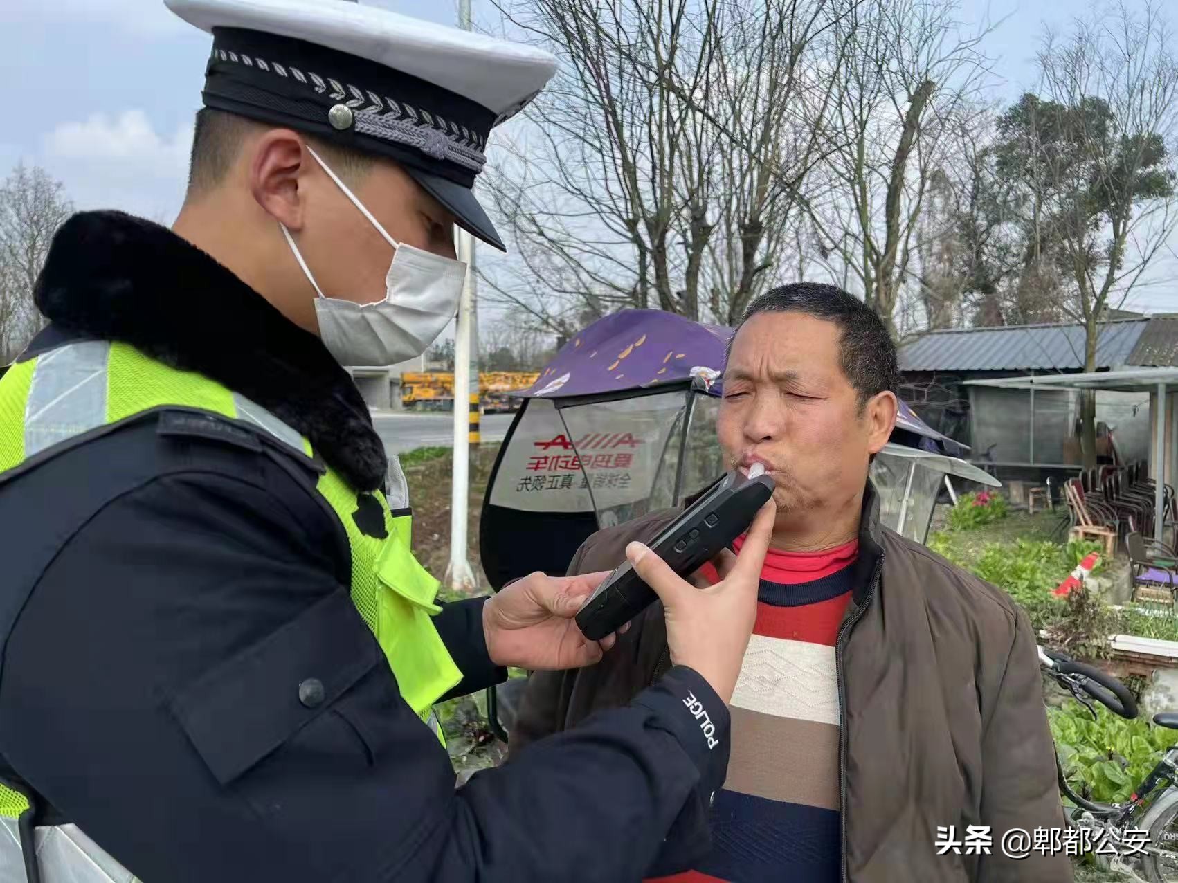 欢乐元宵 平安相伴——成都郫都公安元宵节安保工作侧记