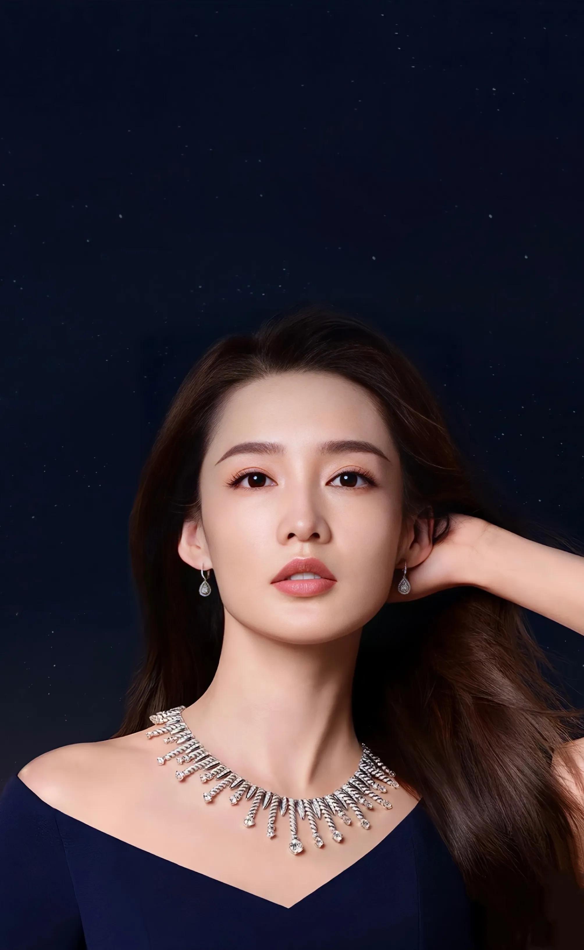 李沁原图画质增强版美图分享