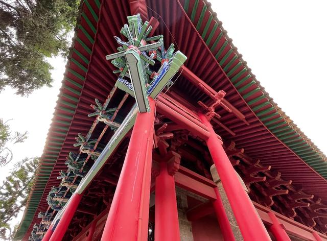云南古建：斗拱屋顶让人惊诧，老屋竟有二维码，比日本发明早百年