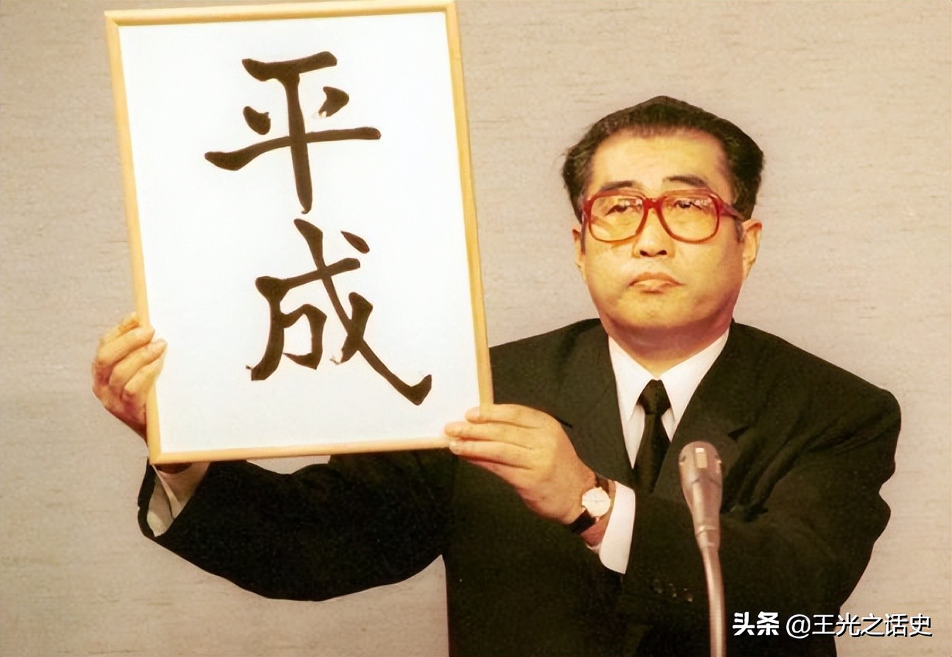 连中国皇帝都做不到，为什么日本天皇却能做到万世一系？