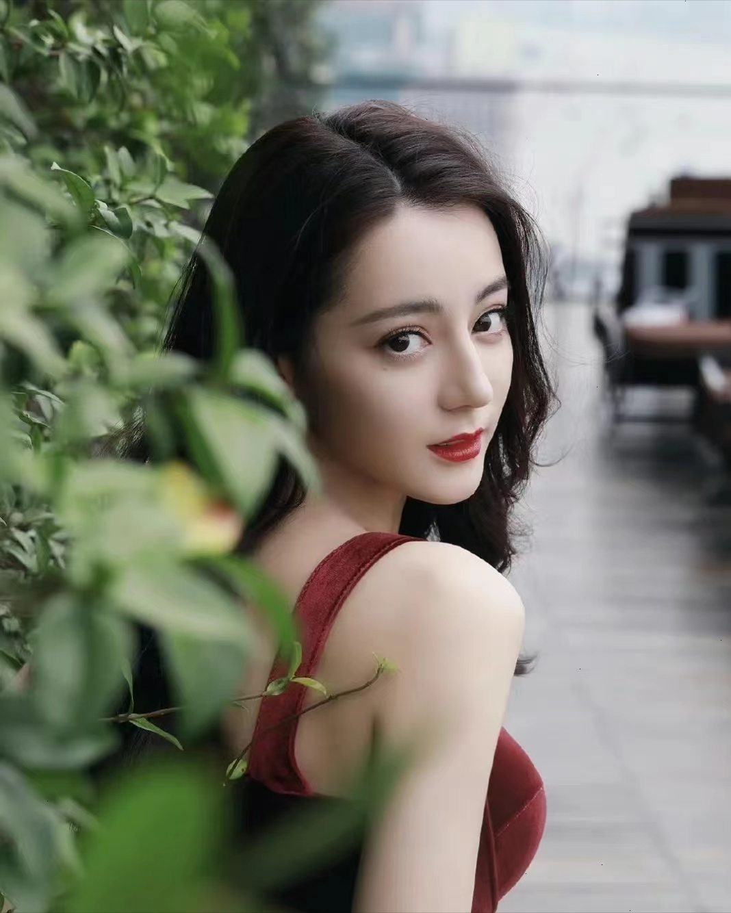 人间精灵热巴，一个把“摇曳生姿”完美诠释的女人