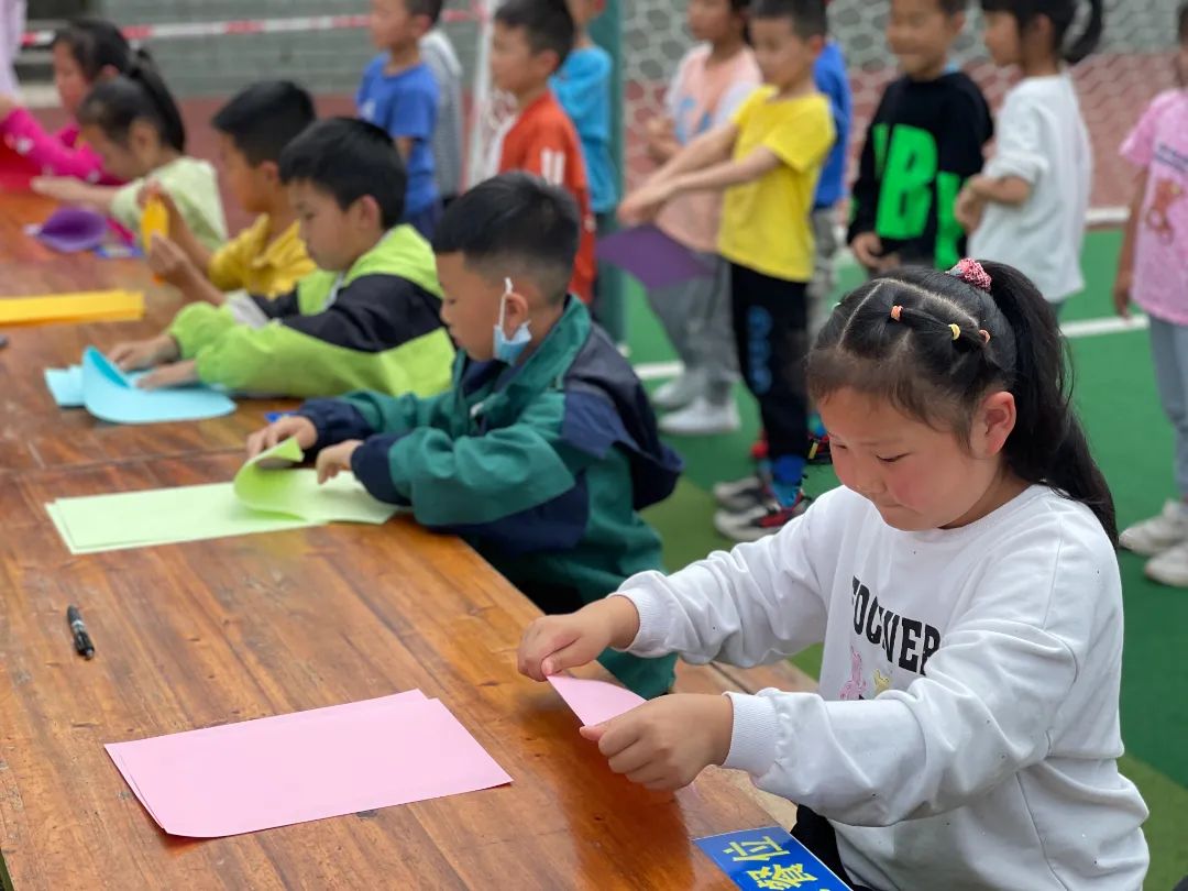科学助力 拼出精彩｜天府新区永兴小学开展“科技周”科学模型比赛
