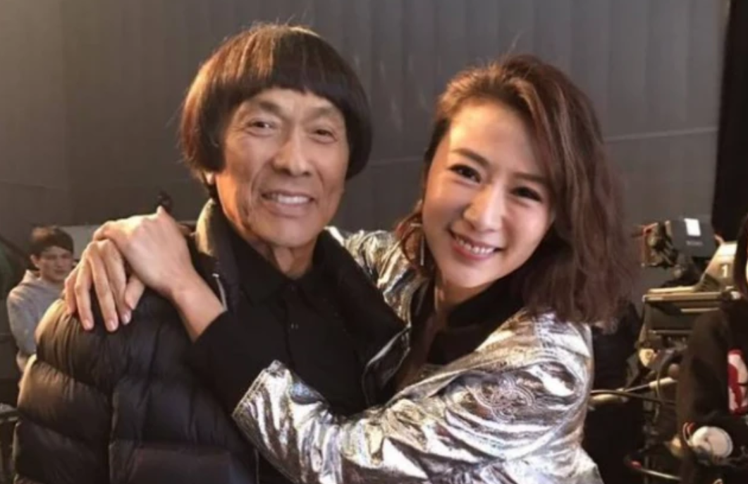 2017年，猪哥亮去世，生前背上数亿赌债，与女儿谢金燕互曝丑闻