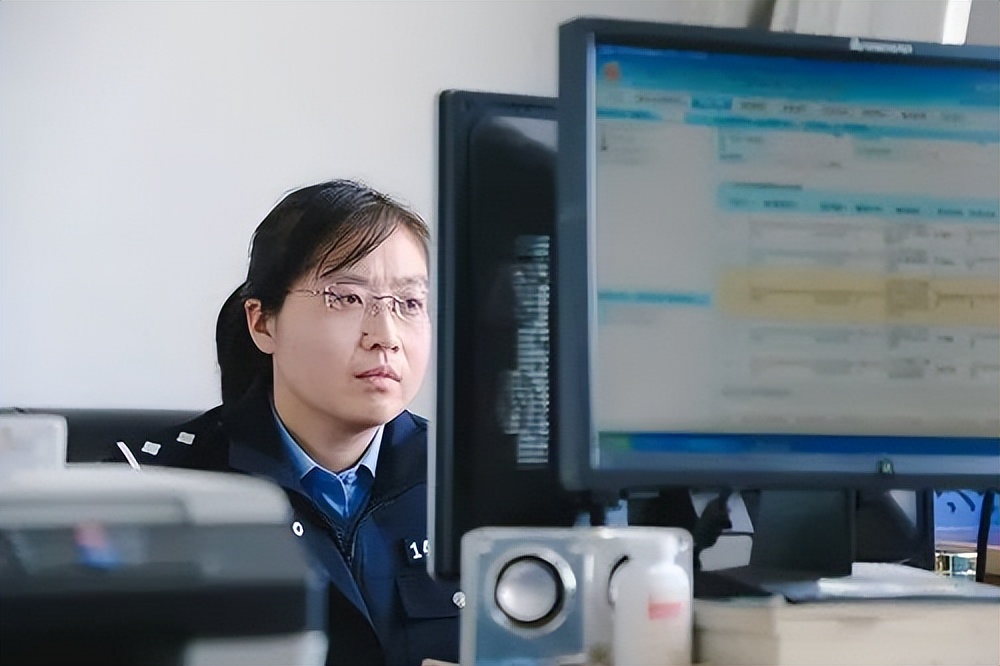 9年錄入5.8萬(wàn)余份，她如何讓一枚枚小小的指紋 “開口說(shuō)話”