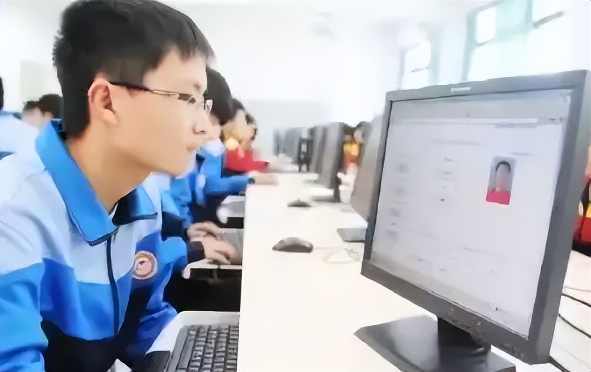 “民转公”大致敲定，民办学校老师面临就业难题，官方给指出方向