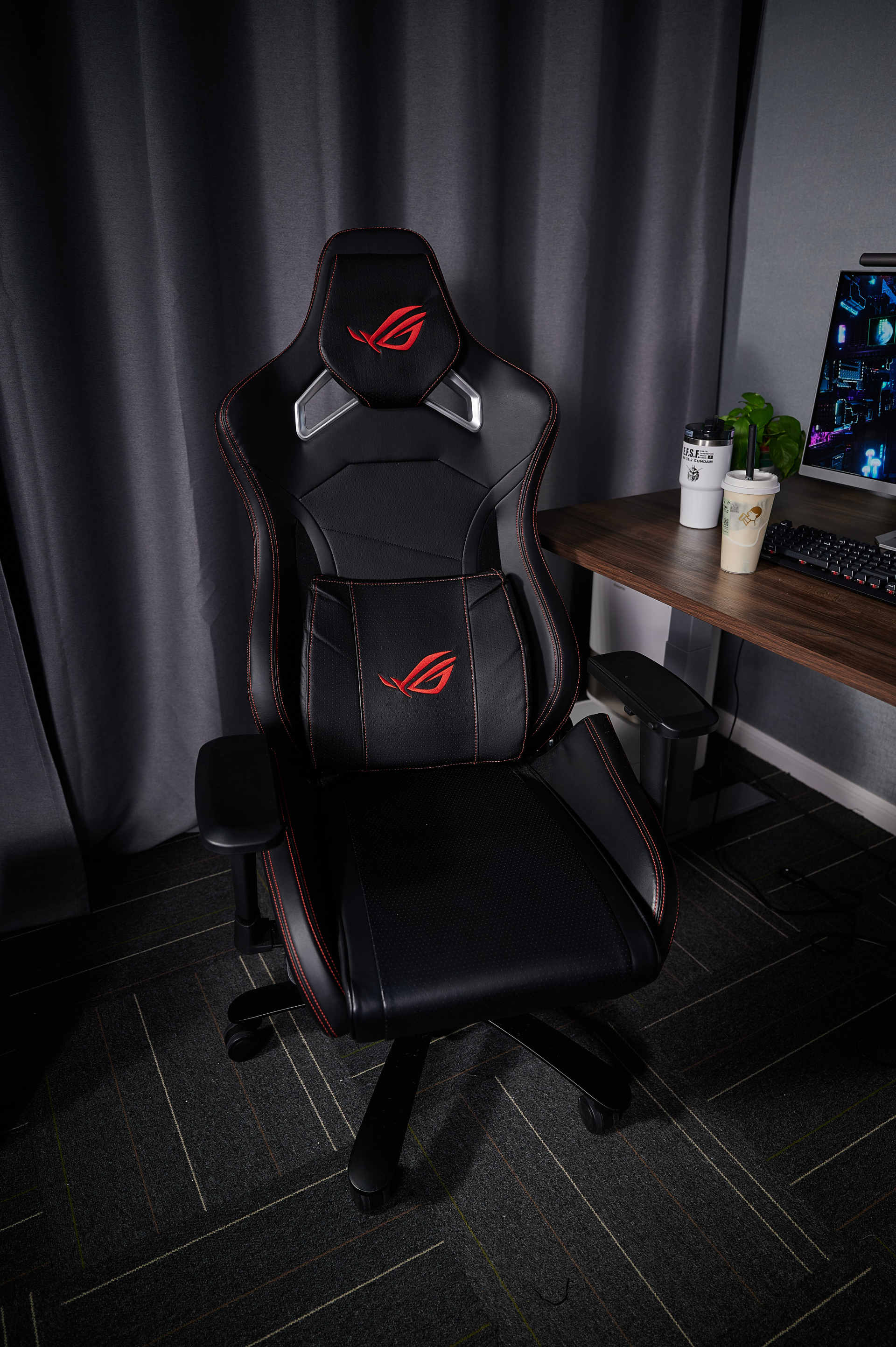 rog全家桶桌搭 | 既然要追求败家,那就要贯彻到底咯