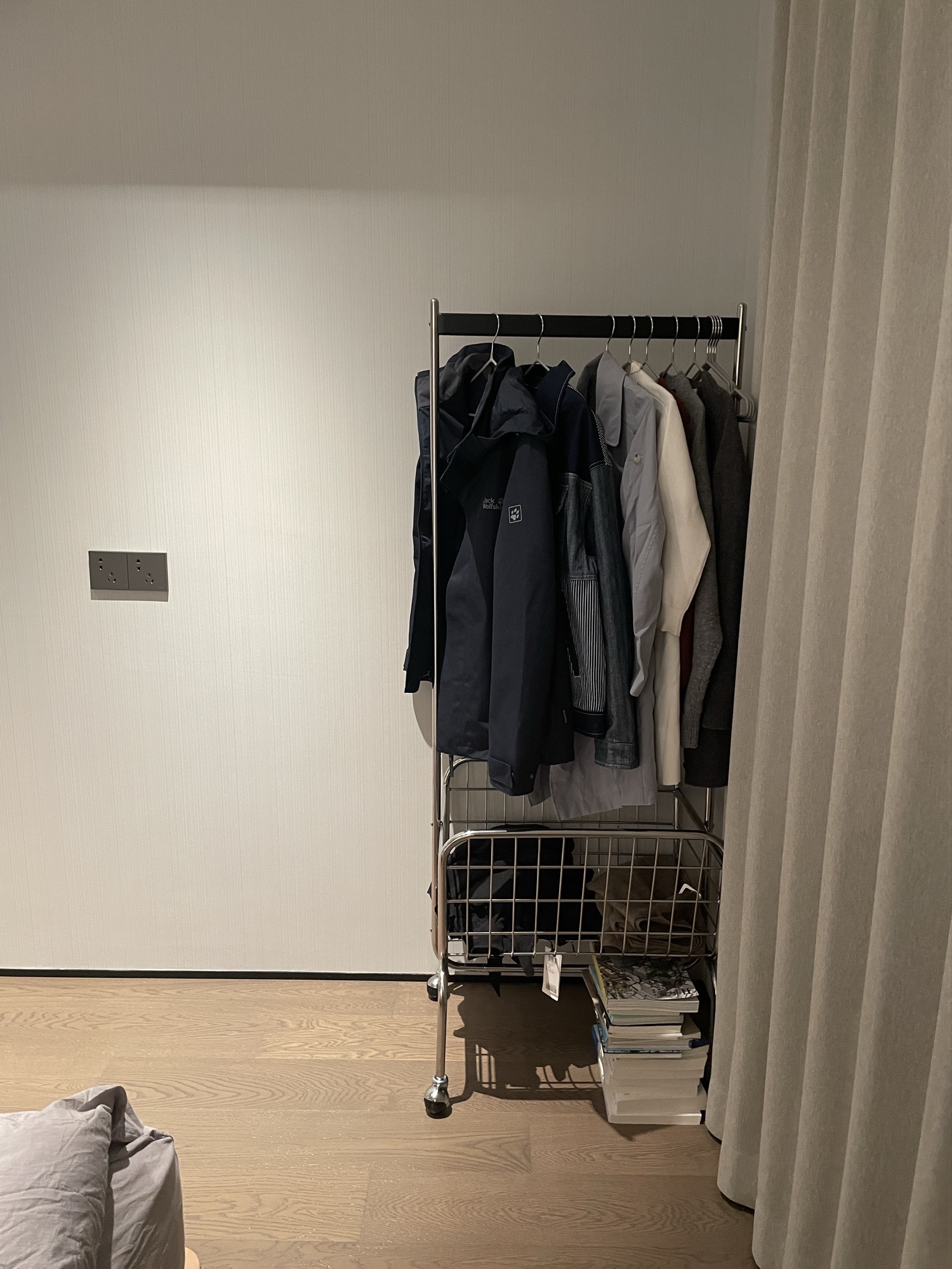 看看我家“廉价版”的卧室装修，功能一个不差，钱却没花多少