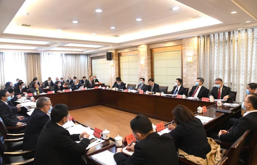 市六届人大常委会举行第三次会议