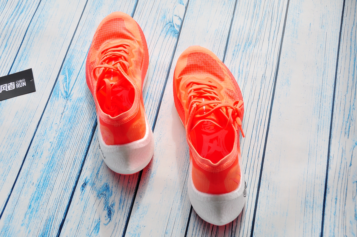 咕咚全掌碳板跑鞋42K，让“造风者”尽情去RUN