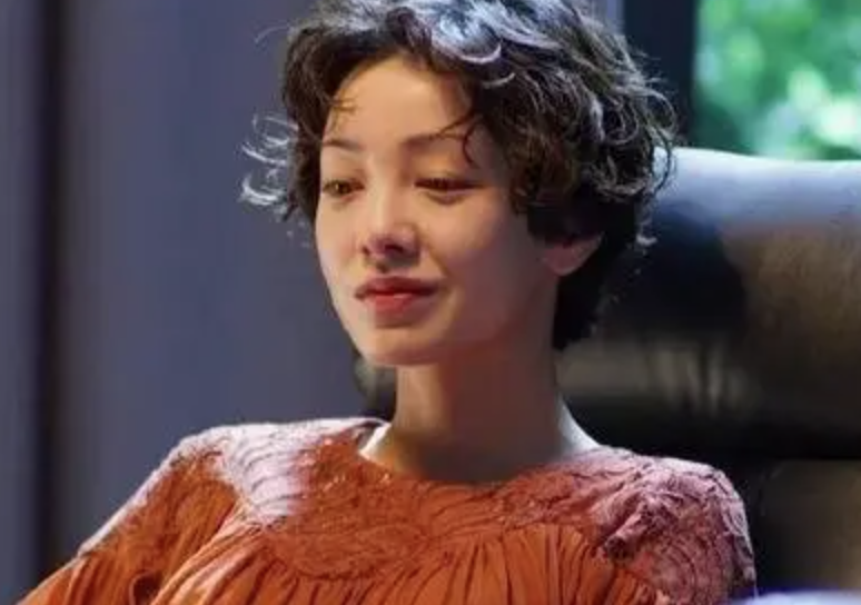 互联网美女真的太多了！杨幂身材大杀四方，赵今麦长大了这么美？