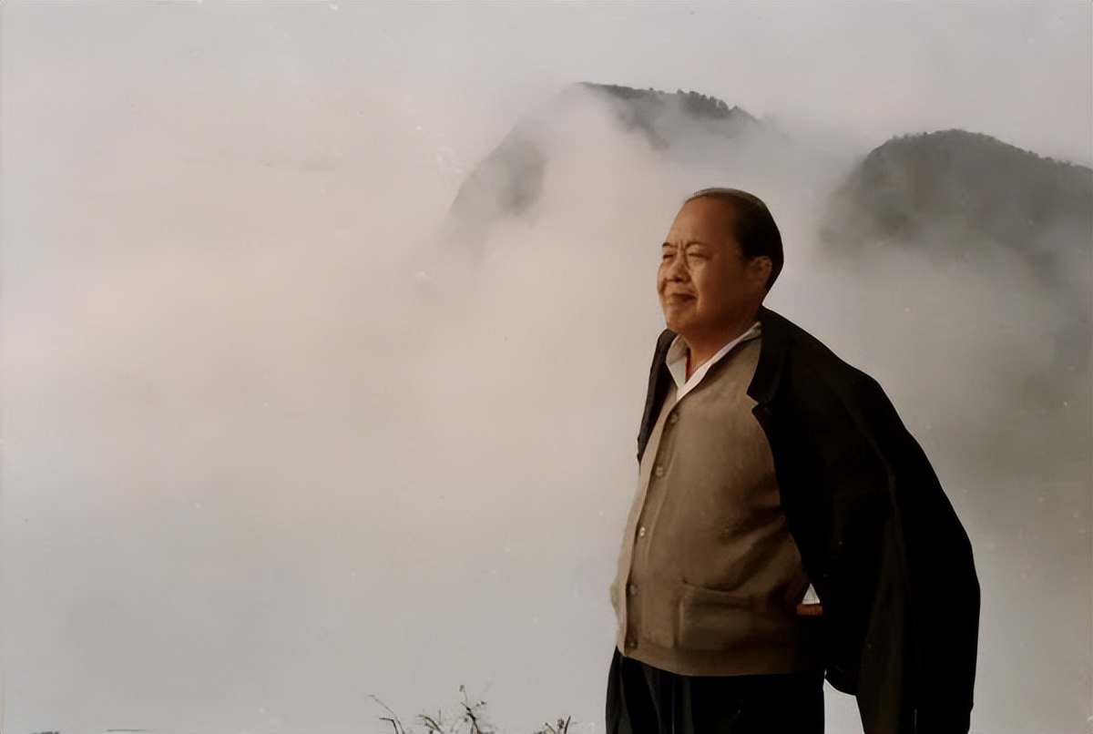 纪念孔孚 自曲阜、济南来，必将走向世界和未来——访谈孔德铮大姐