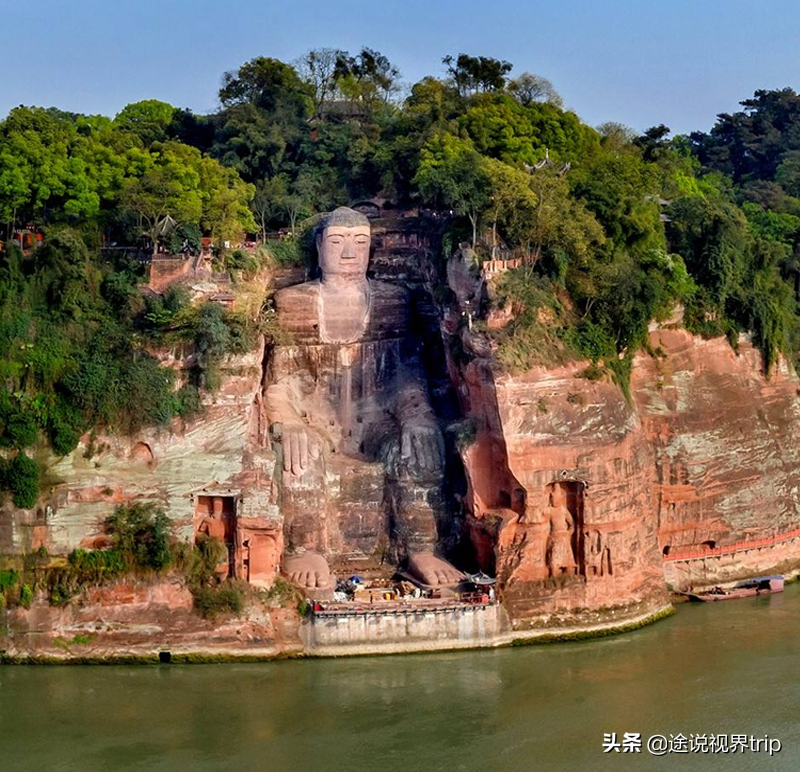 中国十大风景名胜与著名巨型雕像览胜