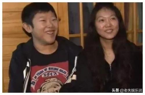 他才是真正的“不老男神”，34岁还在演孩子，娶妻被嘲似两代人