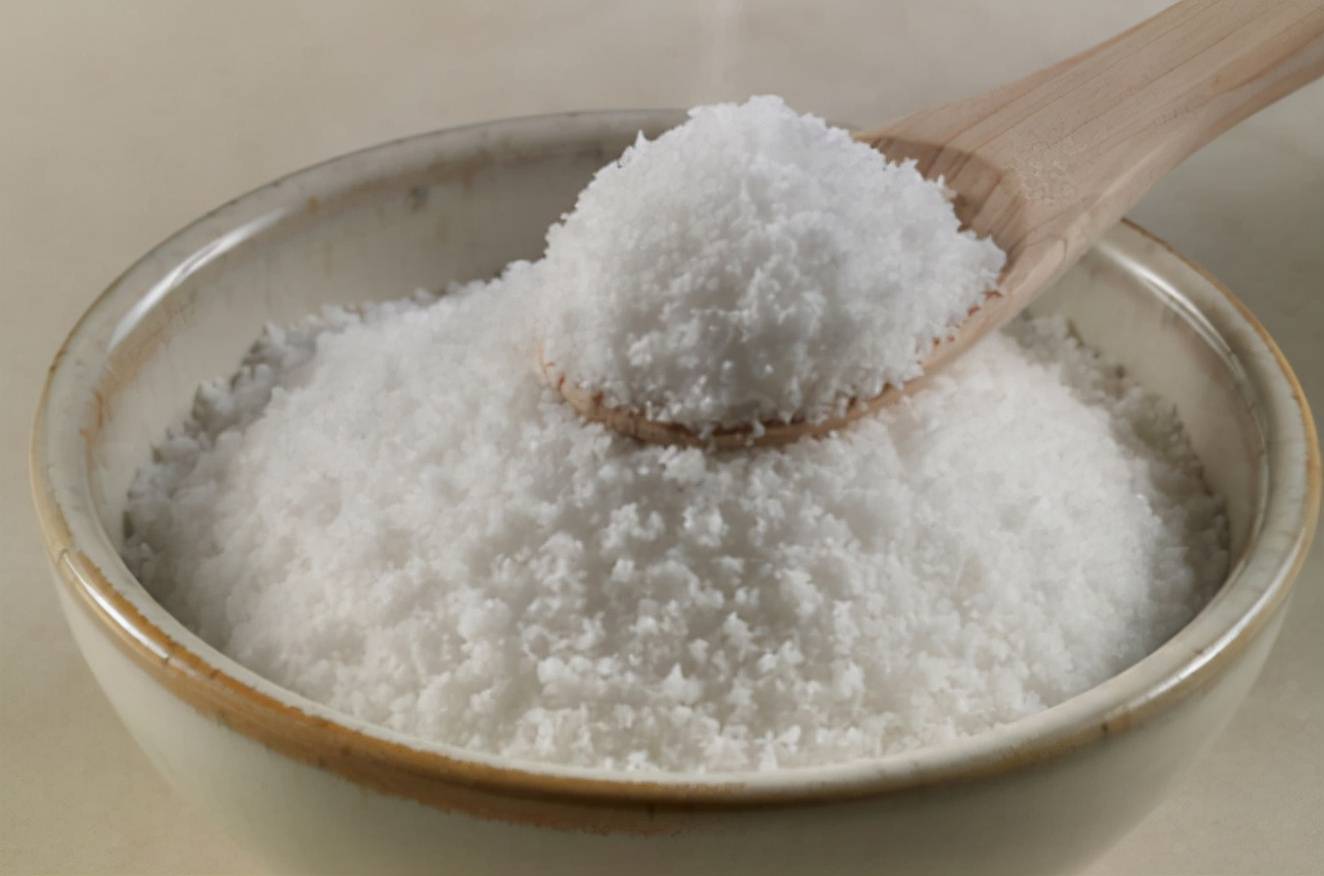 夏天高血压患者要留意这3件事，警惕1种水果，稳定血压防心梗