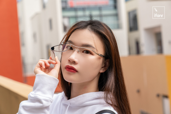 OPPO眼镜腿断裂修复方法