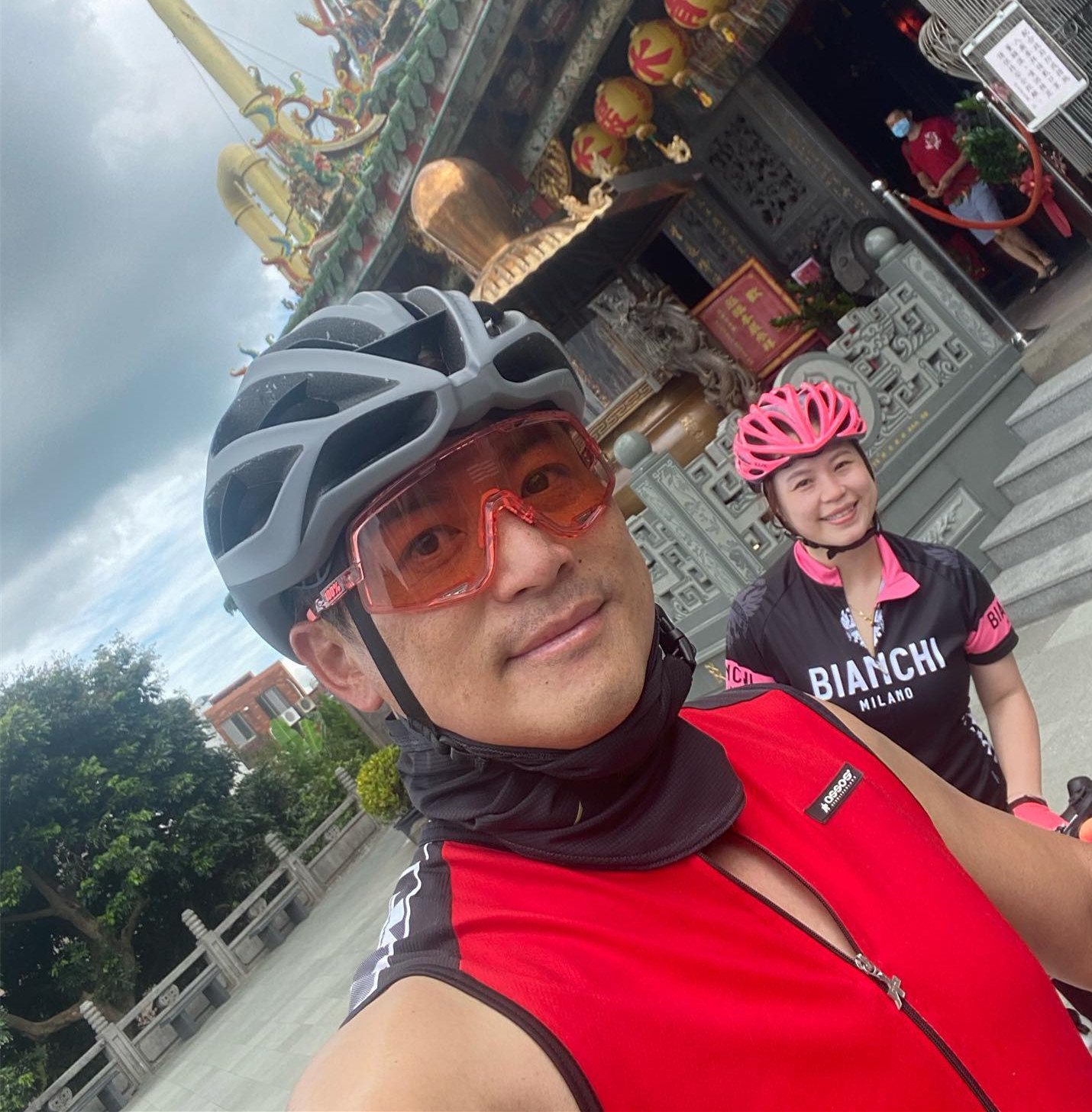 江宏恩与妻子秀恩爱！51岁身材健硕，渴望当爸但结婚5年仍无子女