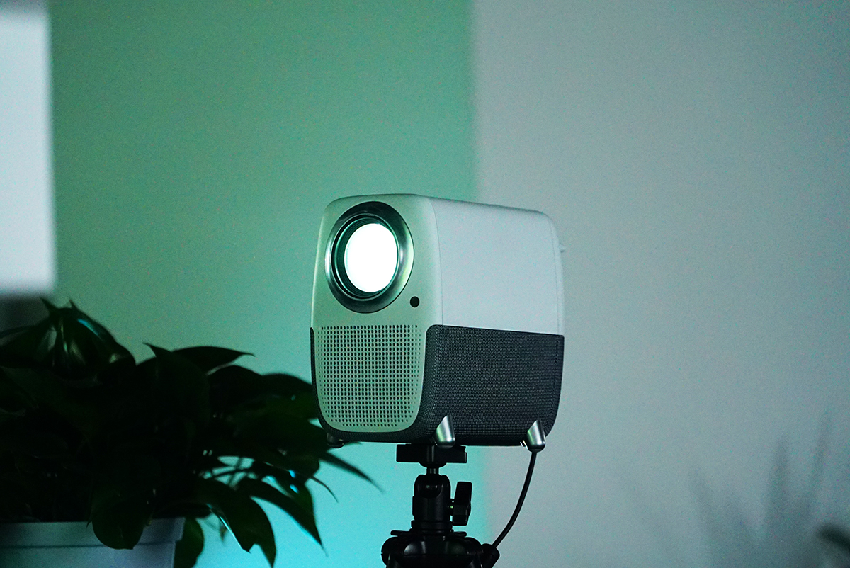 強(qiáng)，不止一面！泰捷WEBOX T1S投影儀評測