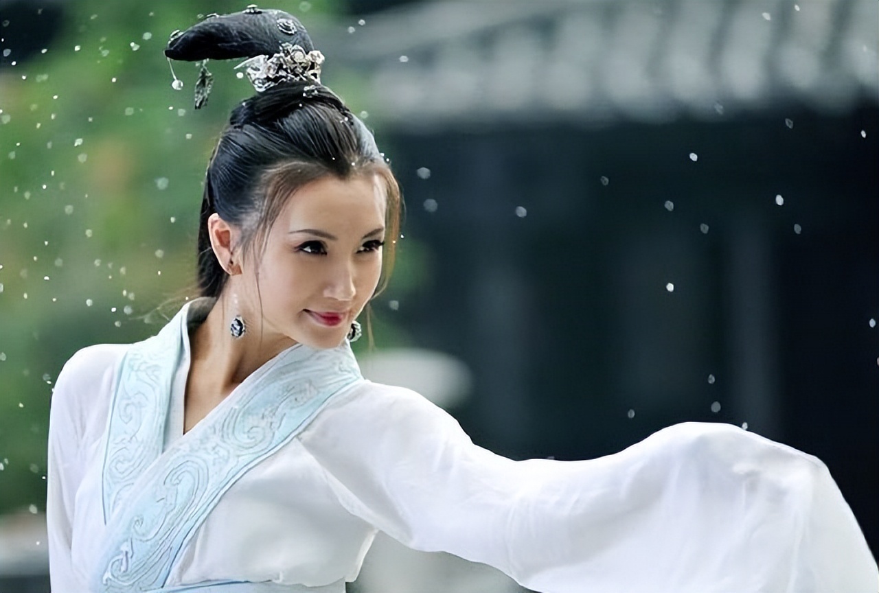 2010年,古装电视剧《三国》上线,陈好在剧中饰演貂蝉.