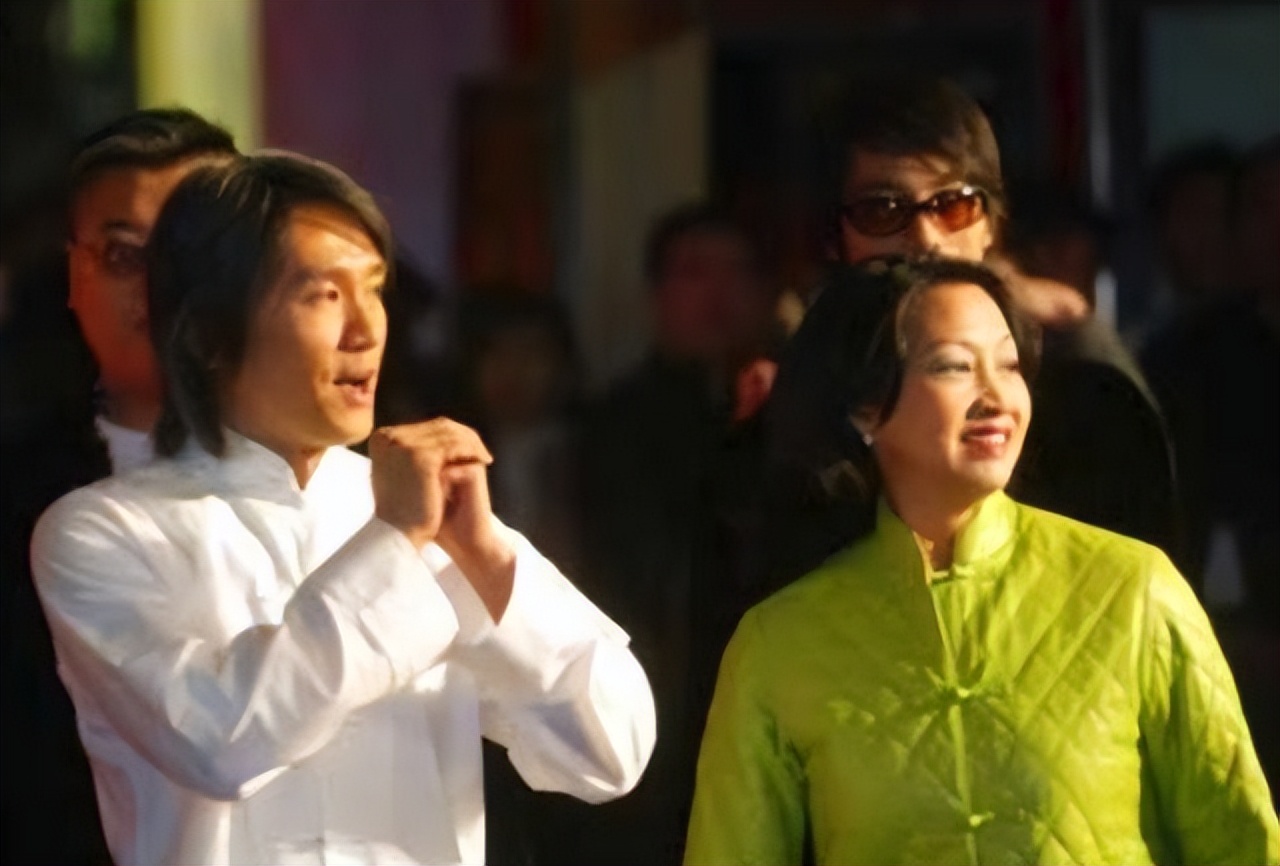 “包租婆”元秋：星爷唯一不敢骂的人，连洪金宝成龙都要礼让三分